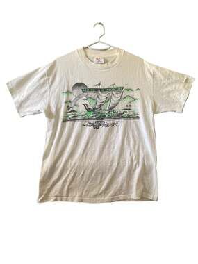 Vintage 90s Sailing in Polynesian Hawaii Graphic T-Shirt Single Stitch